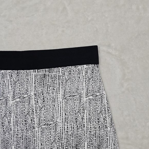 White House Black Market ✦ Dotted Elegance Midi Skirt ✦ Black Lace Eyelash Hem S - Picture 6 of 12